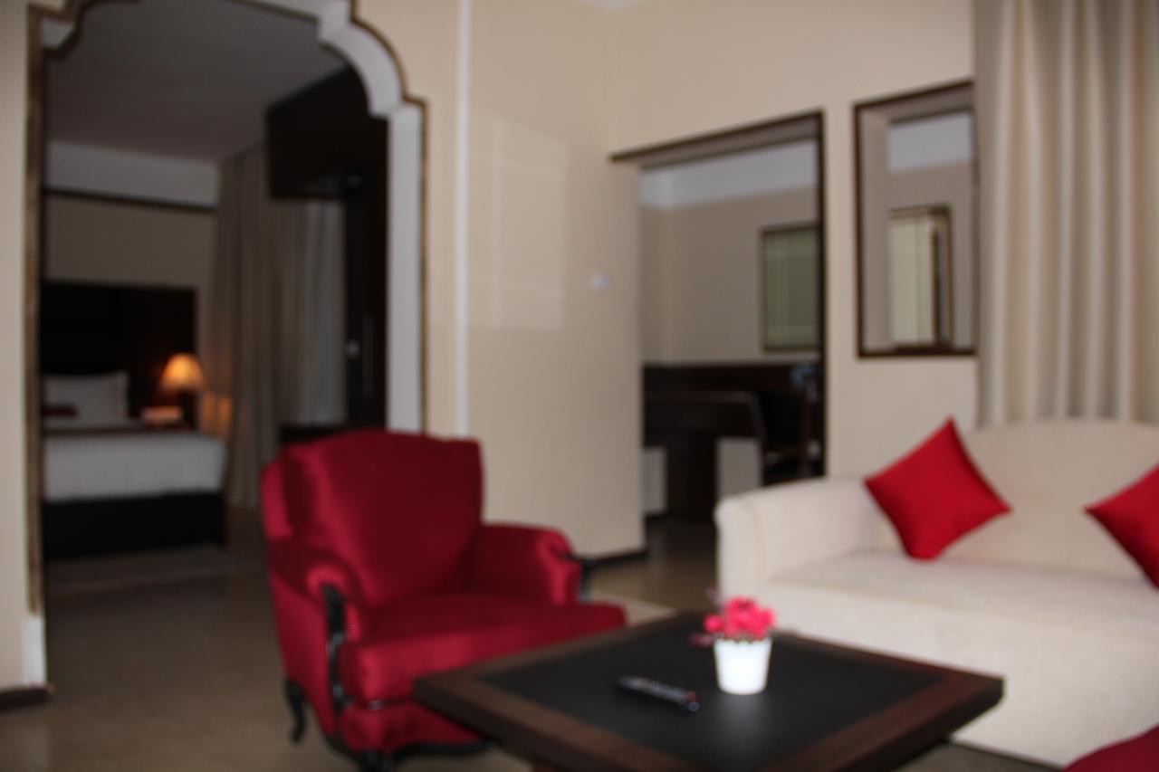 Casablu Hotel ヌアクショット エクステリア 写真